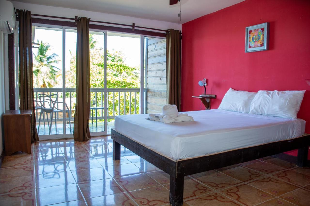 Hotel Los Balcones Over Seas Bocas del Toro Exterior photo